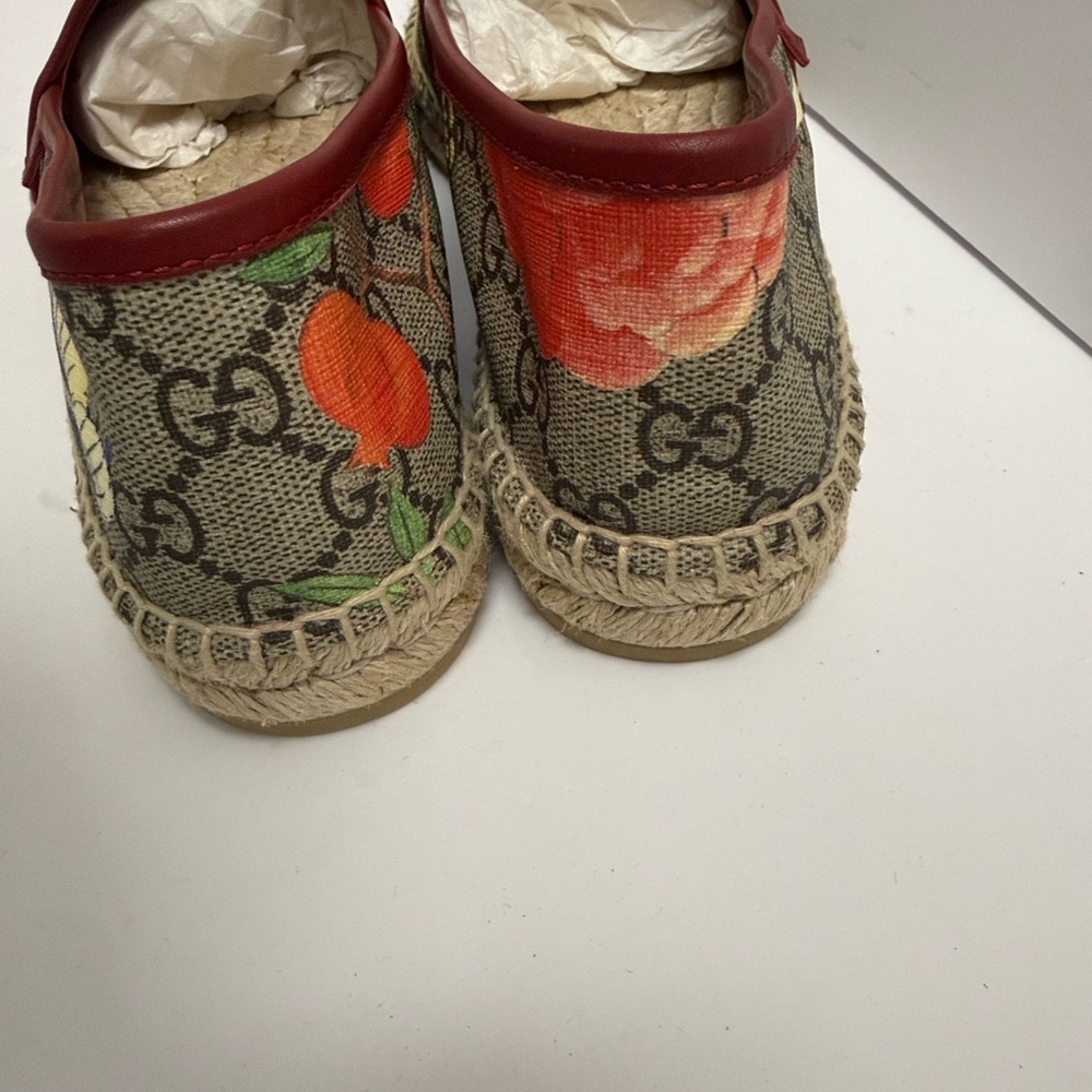 Gucci Women's Espadrilles - Red and Beige with Floral Print - Picture 7 of 14